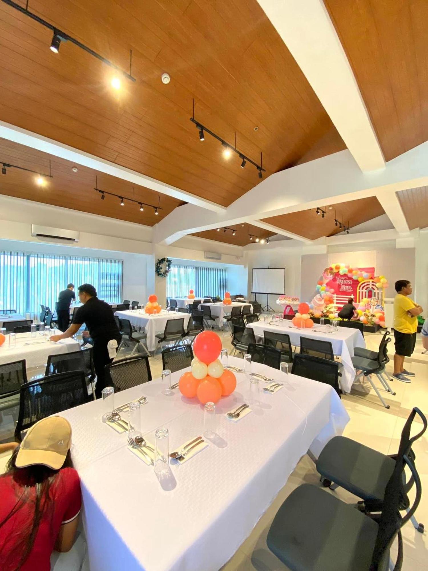 伊尼格酒店 黎牙实比 外观 照片